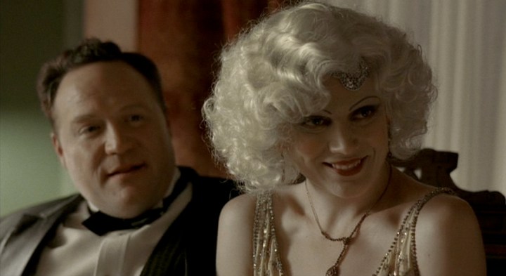 1920s party couple Sidney (Lenny Schmidt) and companion (Kim McKean). True Blood s2
