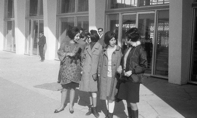 Young Afghan women in Western fashions, 1967