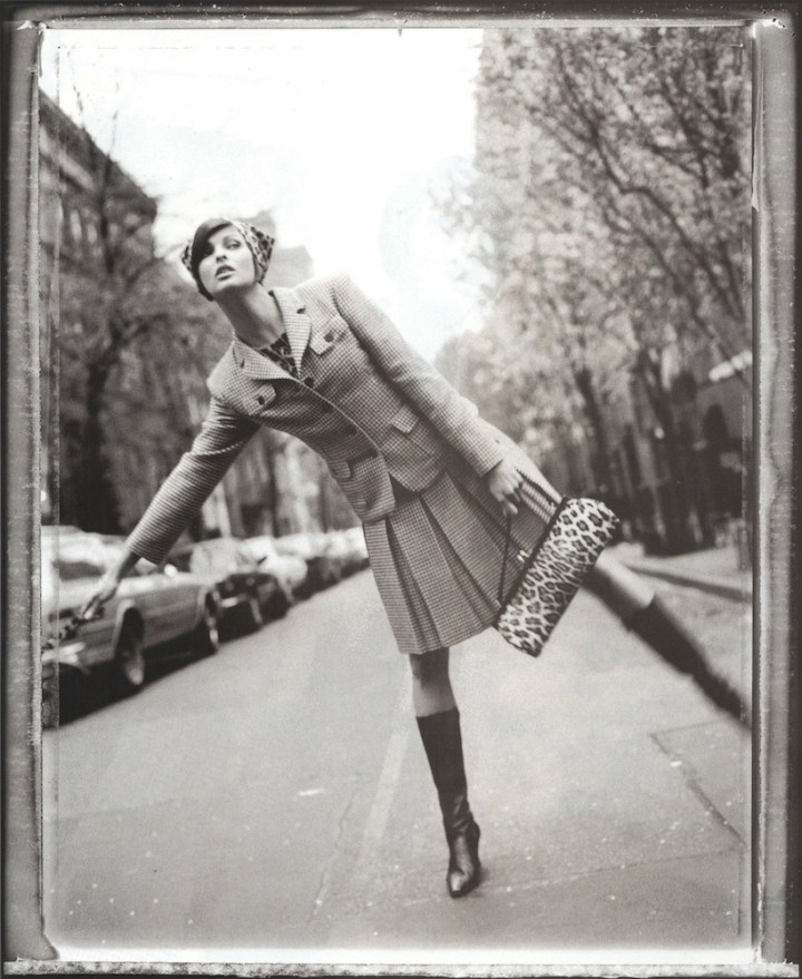 Linda Evangelista in a mod skirt suit from Anna Sui's FW 1995 collection, photographed by Patrick Demarchelier