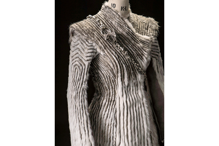 Daenerys Targaryen's coat from "Beyond the Wall" - Game of Thrones season 7